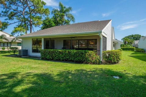 House in Palm Beach Gardens, Florida 2 bedrooms, 165.18 sq.m. № 2082932 - photo 20