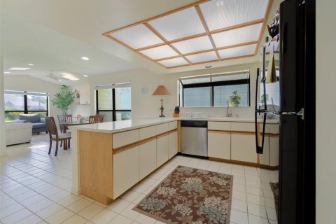 House in Palm Beach Gardens, Florida 2 bedrooms, 165.18 sq.m. № 2082932 - photo 8