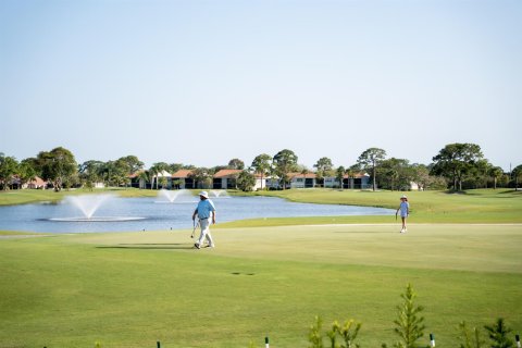 House in Palm Beach Gardens, Florida 2 bedrooms, 165.18 sq.m. № 2082932 - photo 30