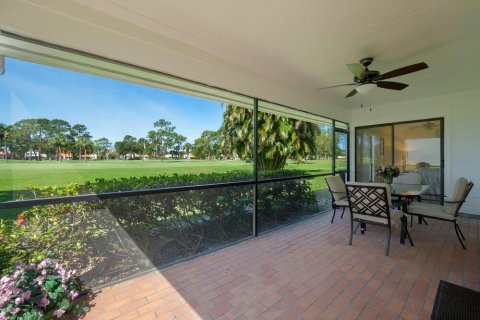 House in Palm Beach Gardens, Florida 2 bedrooms, 165.18 sq.m. № 2082932 - photo 19
