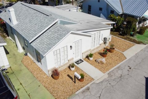 House in Bradenton, Florida 2 bedrooms, 93.37 sq.m. № 1526820 - photo 13