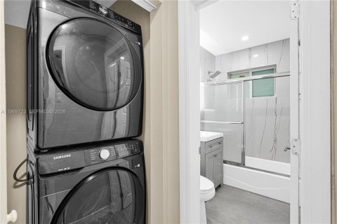 Propiedad comercial en venta en Biscayne Park, Florida, 167.22 m2 № 2032795 - foto 22