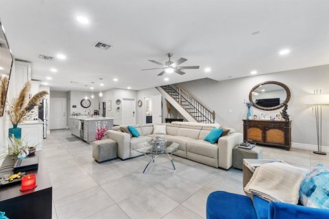 Touwnhouse à vendre à Dania Beach, Floride: 3 chambres, 181.81 m2 № 2087624 - photo 12
