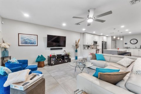 Touwnhouse à vendre à Dania Beach, Floride: 3 chambres, 181.81 m2 № 2087624 - photo 14