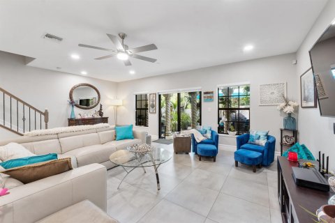 Touwnhouse à vendre à Dania Beach, Floride: 3 chambres, 181.81 m2 № 2087624 - photo 11
