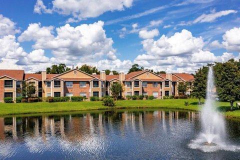 Condominio en venta en Orlando, Florida, 2 dormitorios, 75.25 m2 № 1853172 - foto 1