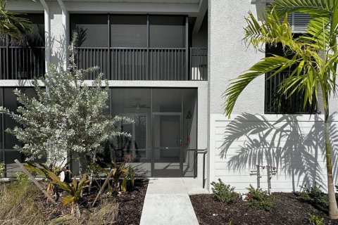 Touwnhouse à louer à Punta Gorda, Floride: 2 chambres, 125.88 m2 № 2104780 - photo 2