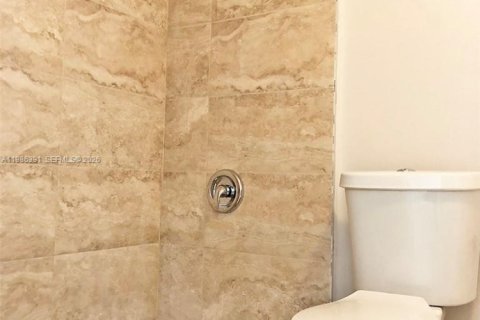 Villa ou maison à louer à North Lauderdale, Floride: 3 chambres, 393.35 m2 № 2044822 - photo 3