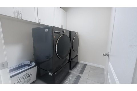Casa en venta en Zellwood, Florida, 5 dormitorios, 263.94 m2 № 2369328 - foto 16