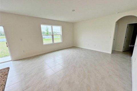 House in Saint Cloud, Florida 5 bedrooms, 241.64 sq.m. № 1780882 - photo 11