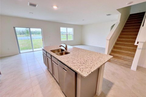 House in Saint Cloud, Florida 5 bedrooms, 241.64 sq.m. № 1780882 - photo 9
