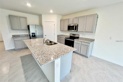 House in Saint Cloud, Florida 5 bedrooms, 241.64 sq.m. № 1780882 - photo 5