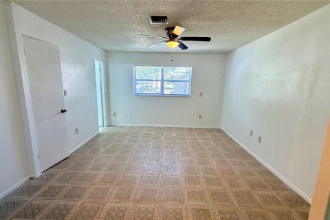 Villa ou maison à louer à Sarasota, Floride: 2 chambres, 60.39 m2 № 2378291 - photo 13