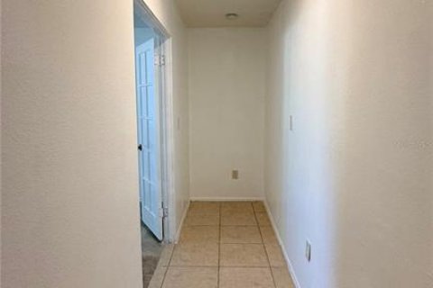 Villa ou maison à louer à Sarasota, Floride: 2 chambres, 60.39 m2 № 2378291 - photo 11