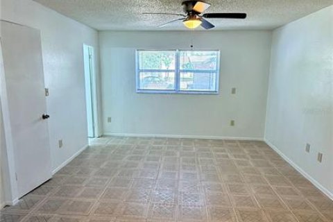 Villa ou maison à louer à Sarasota, Floride: 2 chambres, 60.39 m2 № 2378291 - photo 12