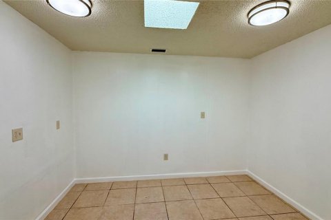 Villa ou maison à louer à Sarasota, Floride: 2 chambres, 60.39 m2 № 2378291 - photo 7
