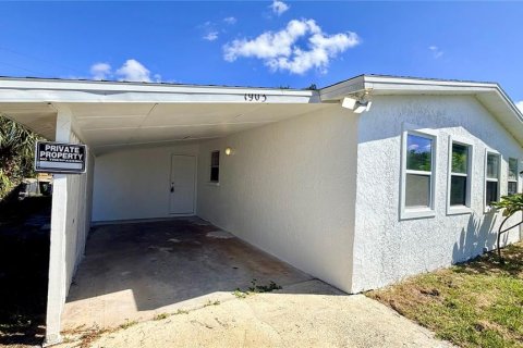 Villa ou maison à louer à Sarasota, Floride: 2 chambres, 60.39 m2 № 2378291 - photo 3
