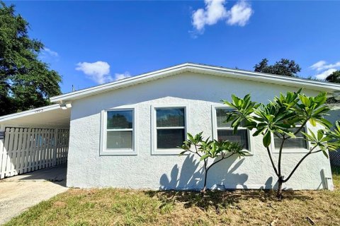 Villa ou maison à Sarasota, Floride 2 chambres, 60.39 m2 № 2378291