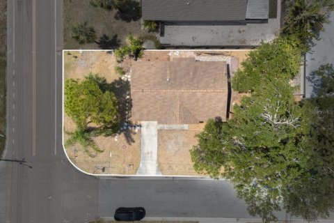 House in Saint Petersburg, Florida 2 bedrooms, 74.69 sq.m. № 1725198 - photo 11