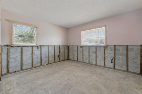 House in Saint Petersburg, Florida 2 bedrooms, 74.69 sq.m. № 1725198 - photo 5
