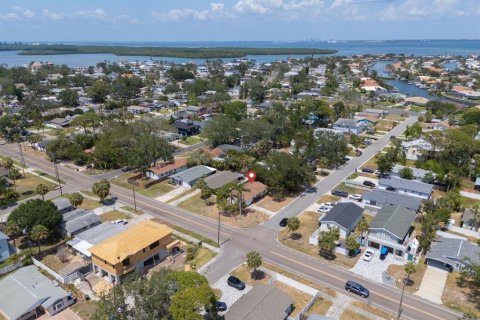 House in Saint Petersburg, Florida 2 bedrooms, 74.69 sq.m. № 1725198 - photo 14