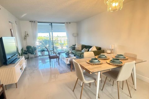 Condominio en alquiler en Lake Worth, Florida, 2 dormitorios, 94.76 m2 № 2250141 - foto 9