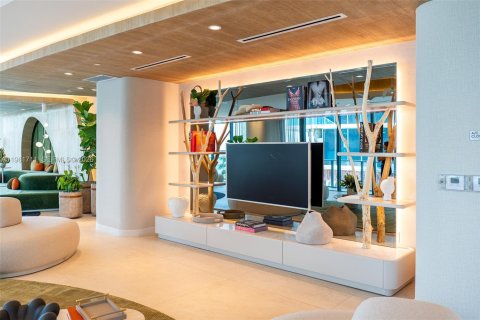 Condo in Miami, Florida, 3 bedrooms  № 2043002 - photo 5