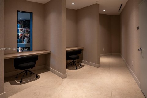 Condo in Miami, Florida, 3 bedrooms  № 2043002 - photo 8