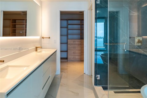 Condo in Miami, Florida, 3 bedrooms  № 2043002 - photo 24