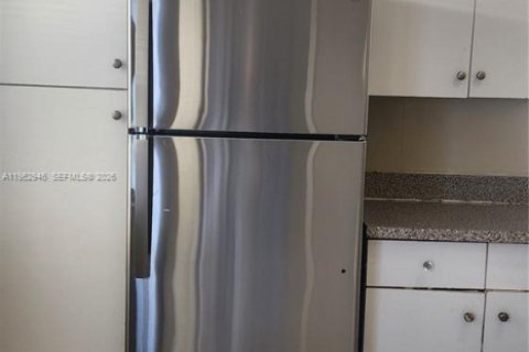 Villa ou maison à louer à Fort Lauderdale, Floride: 2 chambres, 125.98 m2 № 2023944 - photo 5