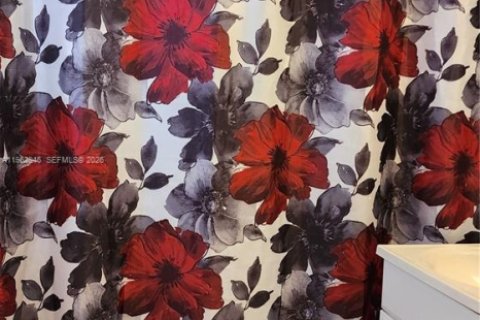 Villa ou maison à louer à Fort Lauderdale, Floride: 2 chambres, 125.98 m2 № 2023944 - photo 9