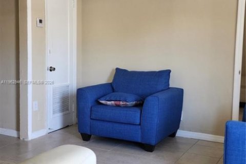 Villa ou maison à louer à Fort Lauderdale, Floride: 2 chambres, 125.98 m2 № 2023944 - photo 7