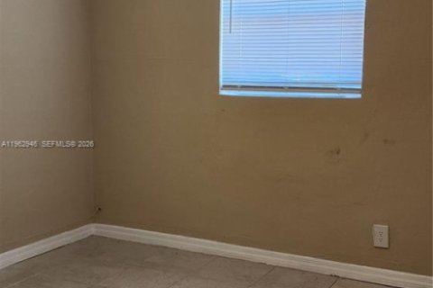 Villa ou maison à louer à Fort Lauderdale, Floride: 2 chambres, 125.98 m2 № 2023944 - photo 10