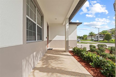 House in Land O' Lakes, Florida 5 bedrooms, 291.81 sq.m. № 1902693 - photo 6