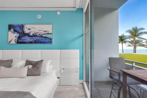 Condo in Miami Beach, Florida, 1 bedroom  № 1955639 - photo 10