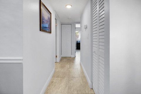 Copropriété à vendre à Fort Lauderdale, Floride: 2 chambres, 76.83 m2 № 2084555 - photo 11