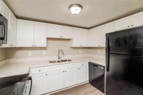 House in Port Richey, Florida 2 bedrooms, 78.04 sq.m. № 1831352 - photo 8