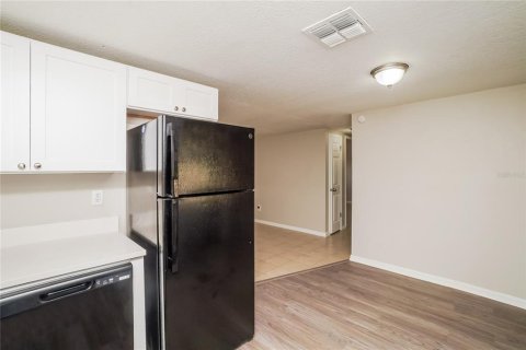 House in Port Richey, Florida 2 bedrooms, 78.04 sq.m. № 1831352 - photo 9