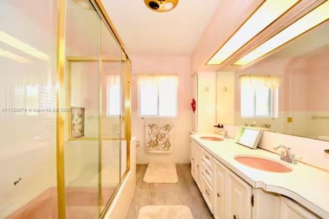 Casa en alquiler en Fort Lauderdale, Florida, 5 dormitorios, 361.48 m2 № 2060022 - foto 26