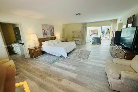 Casa en alquiler en Fort Lauderdale, Florida, 5 dormitorios, 361.48 m2 № 2060022 - foto 24