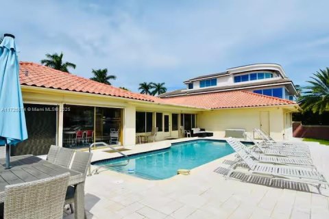 Casa en alquiler en Fort Lauderdale, Florida, 5 dormitorios, 361.48 m2 № 2060022 - foto 8