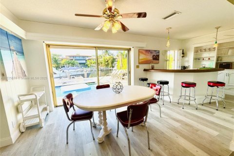 Casa en alquiler en Fort Lauderdale, Florida, 5 dormitorios, 361.48 m2 № 2060022 - foto 12