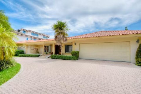 Casa en Fort Lauderdale, Florida 5 dormitorios, 361.48 m2 № 2060022