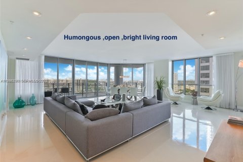 Appartement à Hollywood, Floride 3 chambres, 283.35 m2 № 2090671