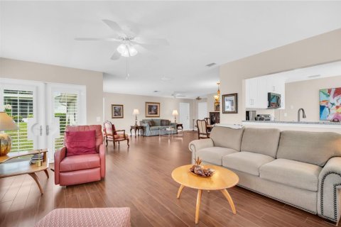 Villa ou maison à vendre à Palm Harbor, Floride: 2 chambres, 135.64 m2 № 2395652 - photo 16