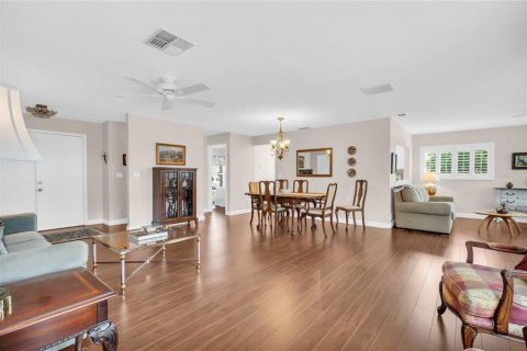 Villa ou maison à vendre à Palm Harbor, Floride: 2 chambres, 135.64 m2 № 2395652 - photo 10