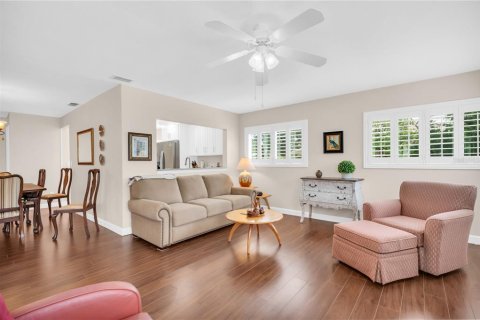 Villa ou maison à vendre à Palm Harbor, Floride: 2 chambres, 135.64 m2 № 2395652 - photo 18