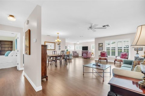 Villa ou maison à vendre à Palm Harbor, Floride: 2 chambres, 135.64 m2 № 2395652 - photo 6