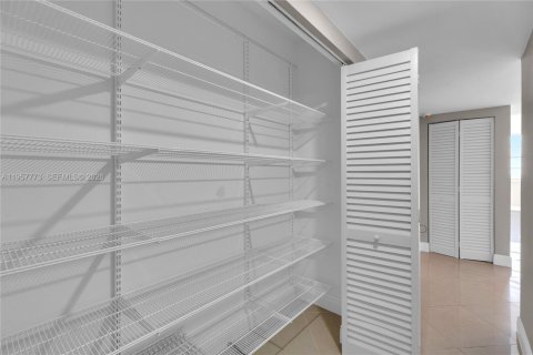 Copropriété à vendre à Sunny Isles Beach, Floride: 3 chambres, 145.86 m2 № 2011564 - photo 28