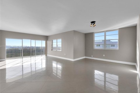 Copropriété à vendre à Sunny Isles Beach, Floride: 3 chambres, 145.86 m2 № 2011564 - photo 8